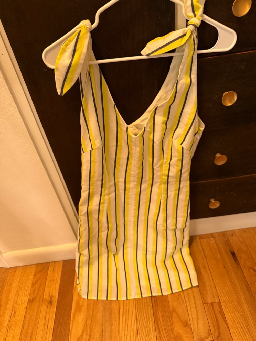 cupcakes & cashmere Yellow, White & Navy Striped Sundress NWT size 6